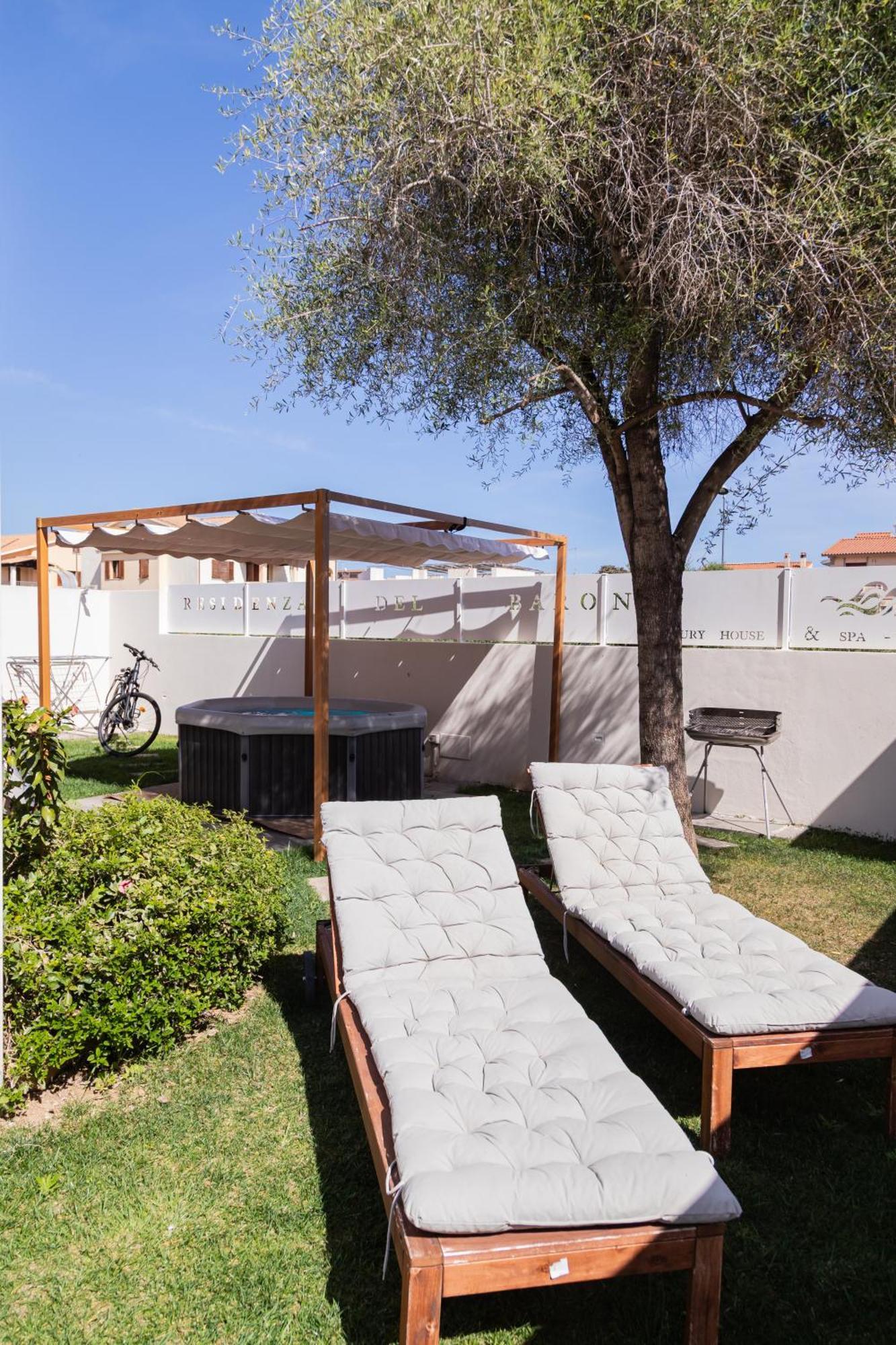 Residenza Del Barone Luxury House - Pula, Sardegnaアパートメント エクステリア 写真