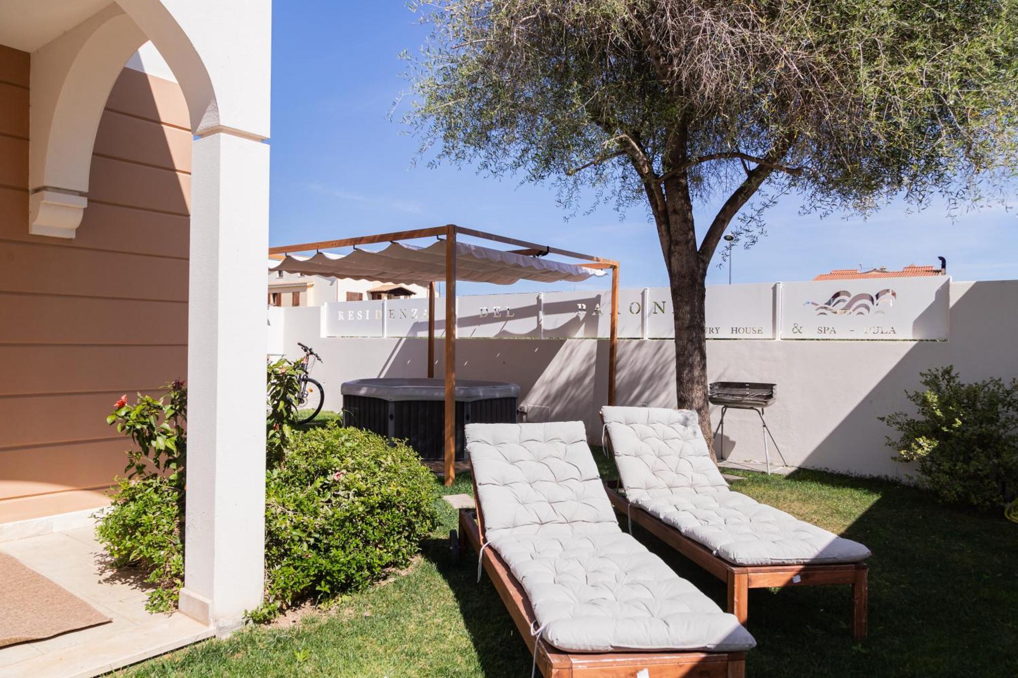 Residenza Del Barone Luxury House - Pula, Sardegnaアパートメント エクステリア 写真