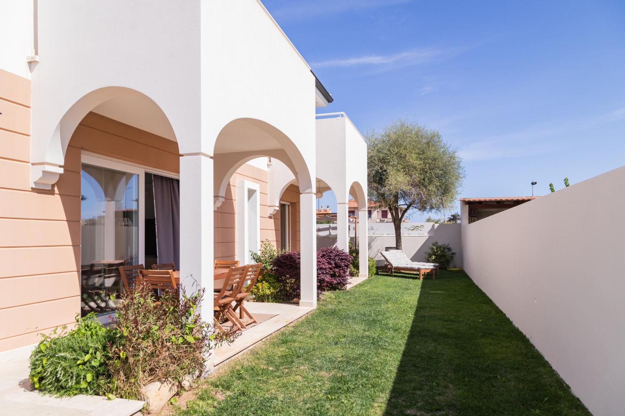 Residenza Del Barone Luxury House - Pula, Sardegnaアパートメント エクステリア 写真